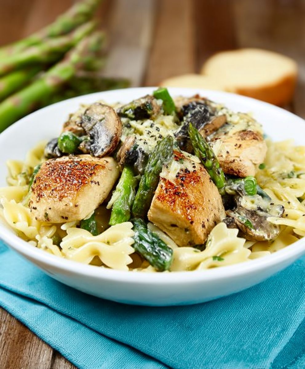 Chicken asparagus bow ties